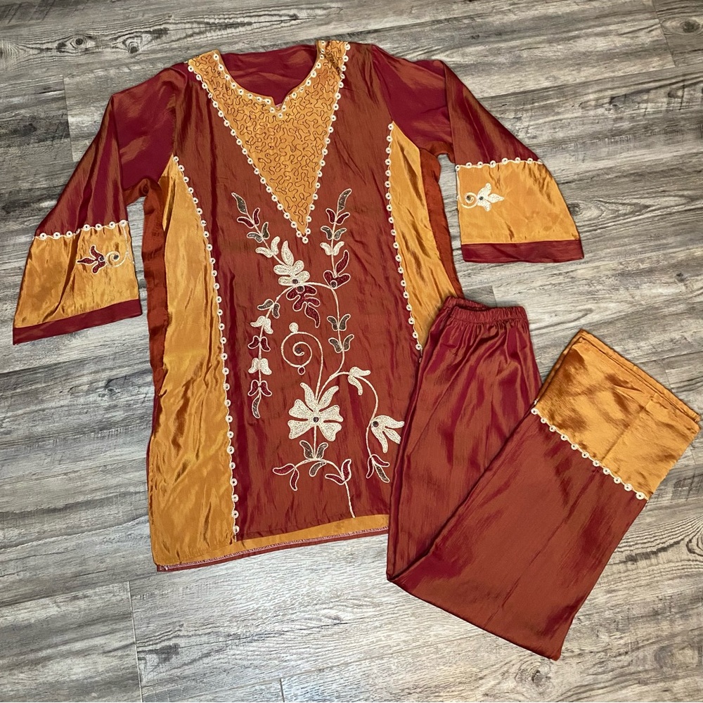Indian Ethnic Kashmiri 2pc. Brown/ Gold Floral Embroidered Top/ Pants Set L/ XL